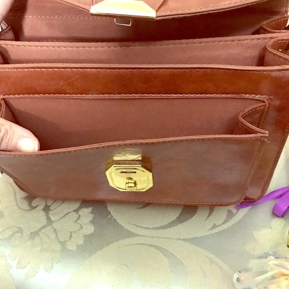 Cooperative women’s crossbody, polyvinyl - Picture 3 of 11